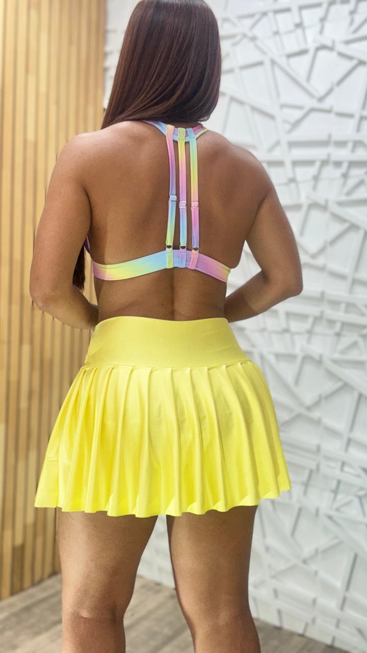 FALDA SHORT CON PLIEGUES SATINADA