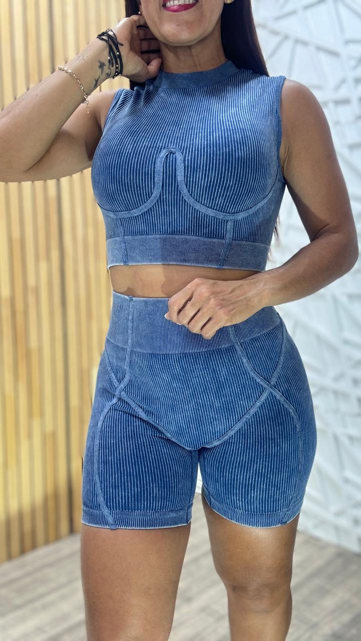 SET SHORT CON REALCE Y TOP DESGASTADO