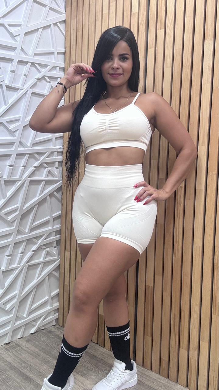 SET SHORT Y TOP CON ALMOHADILLA 6065