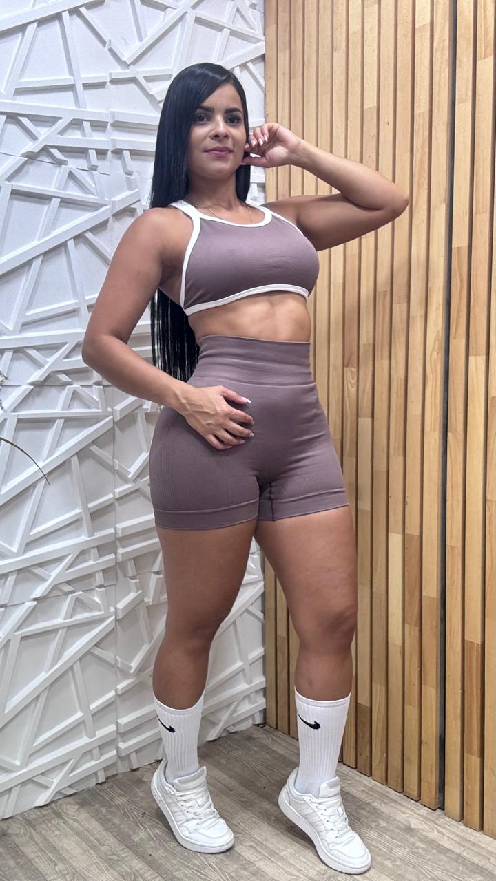 SET SHORT Y TOP CON REALCE