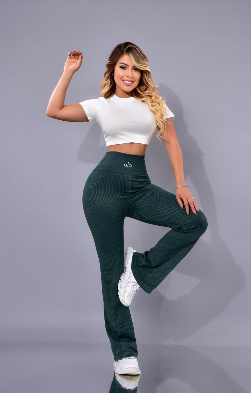 LEGGINS BOTA CAMPANA CON REALCE DESGASTADO ALO