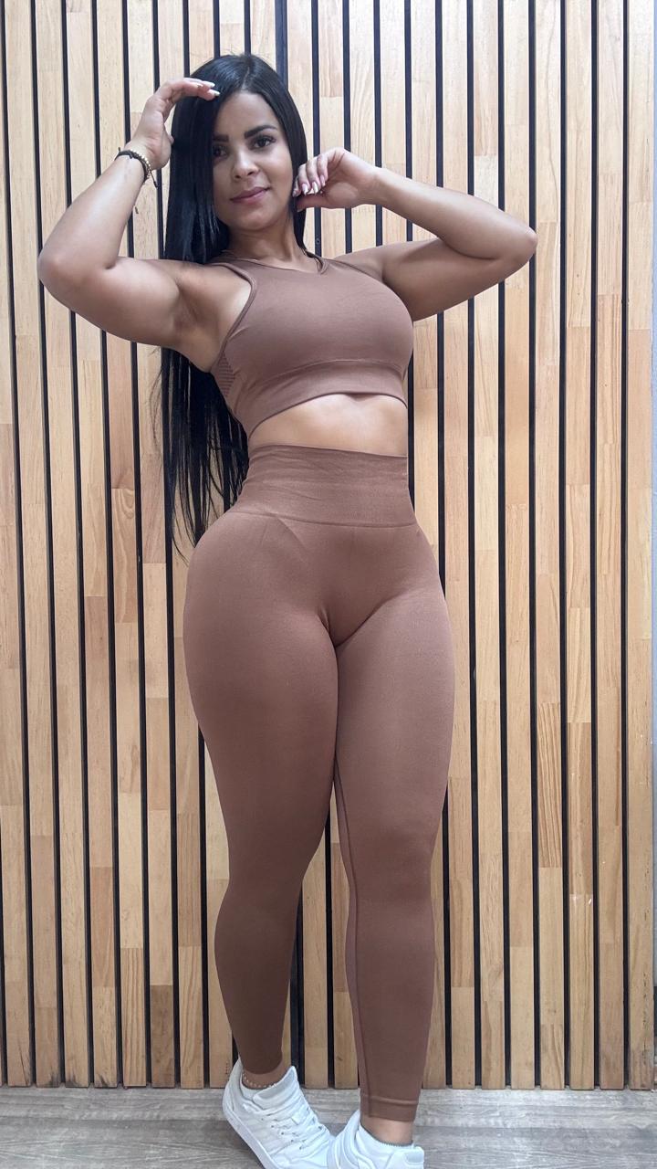 SET LEGGINS Y TOP CON LÁSER 033
