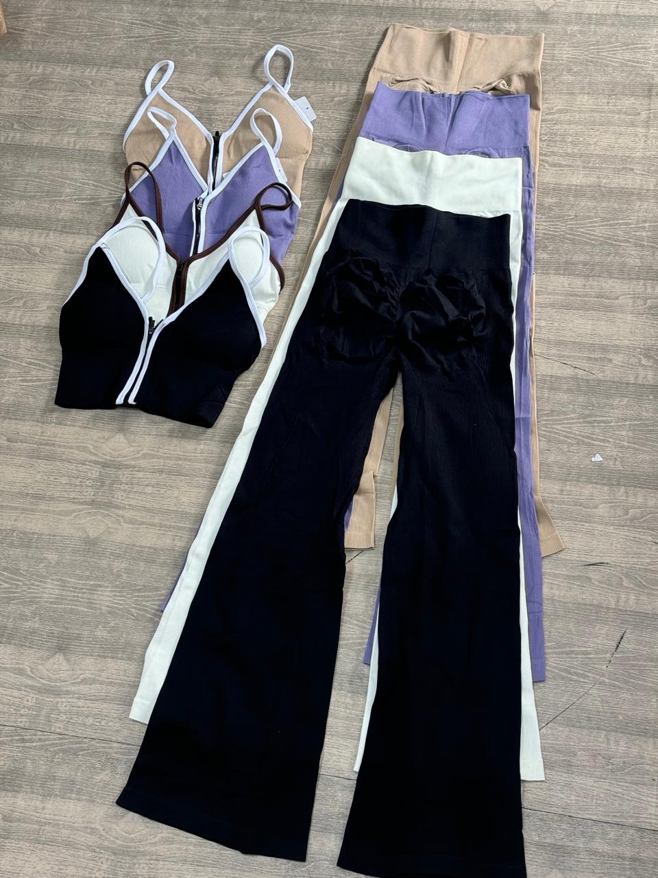 SET LEGGINS BOTA CAMPANA Y TOP CON ALMOHADILLA