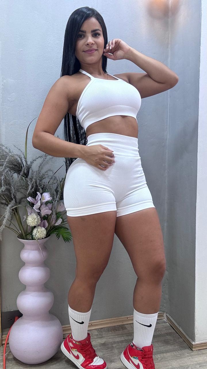 SET SHORT Y TOP CON REALCE