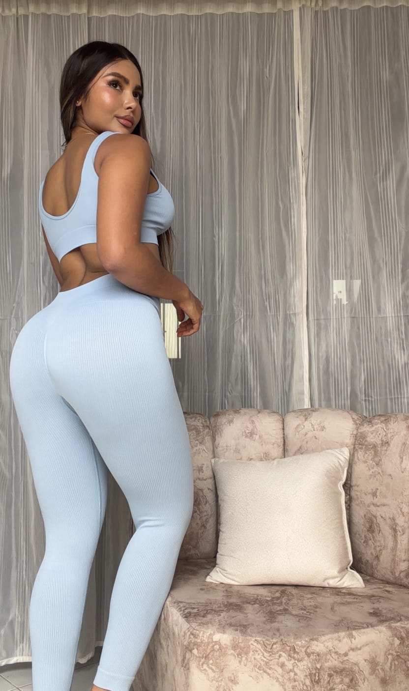 SET DE LEGGINS CON MINI REALCE Y TOP PREMIUM REF 875