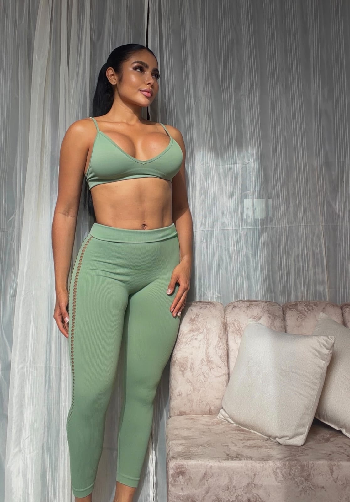 SET DE LEGGINGS DOBLE PUSH LASER Y TOP NAC
