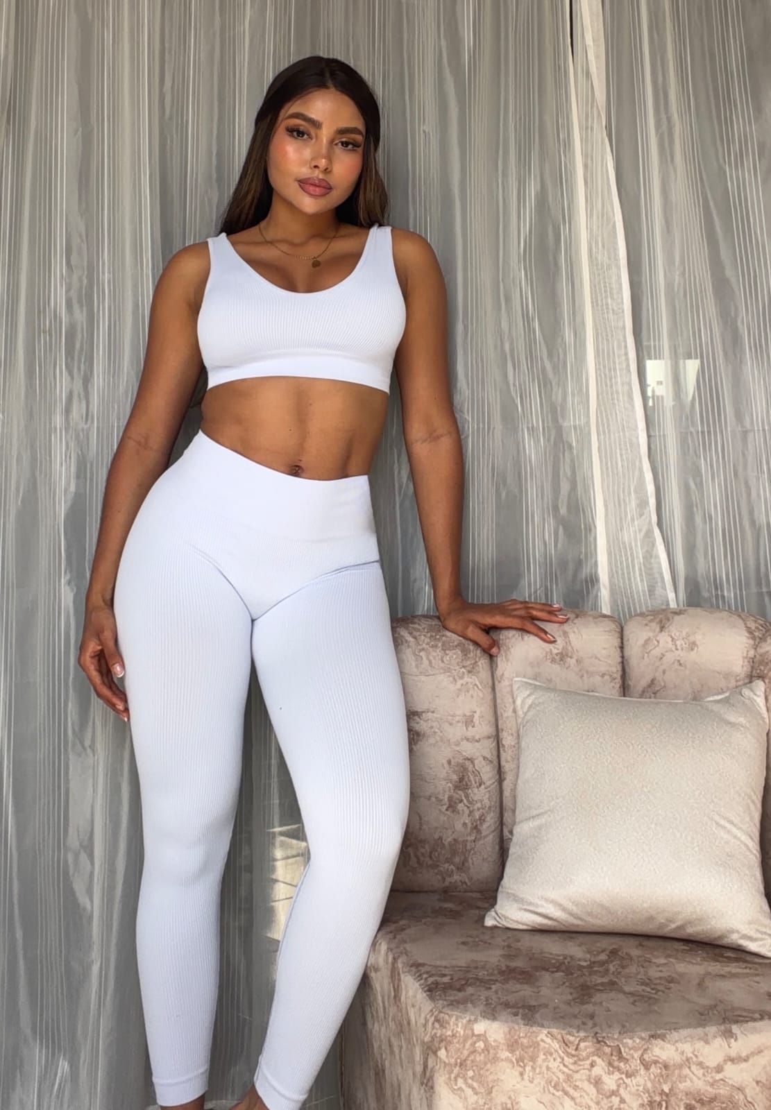 SET DE LEGGINS CON MINI REALCE Y TOP PREMIUM REF 875