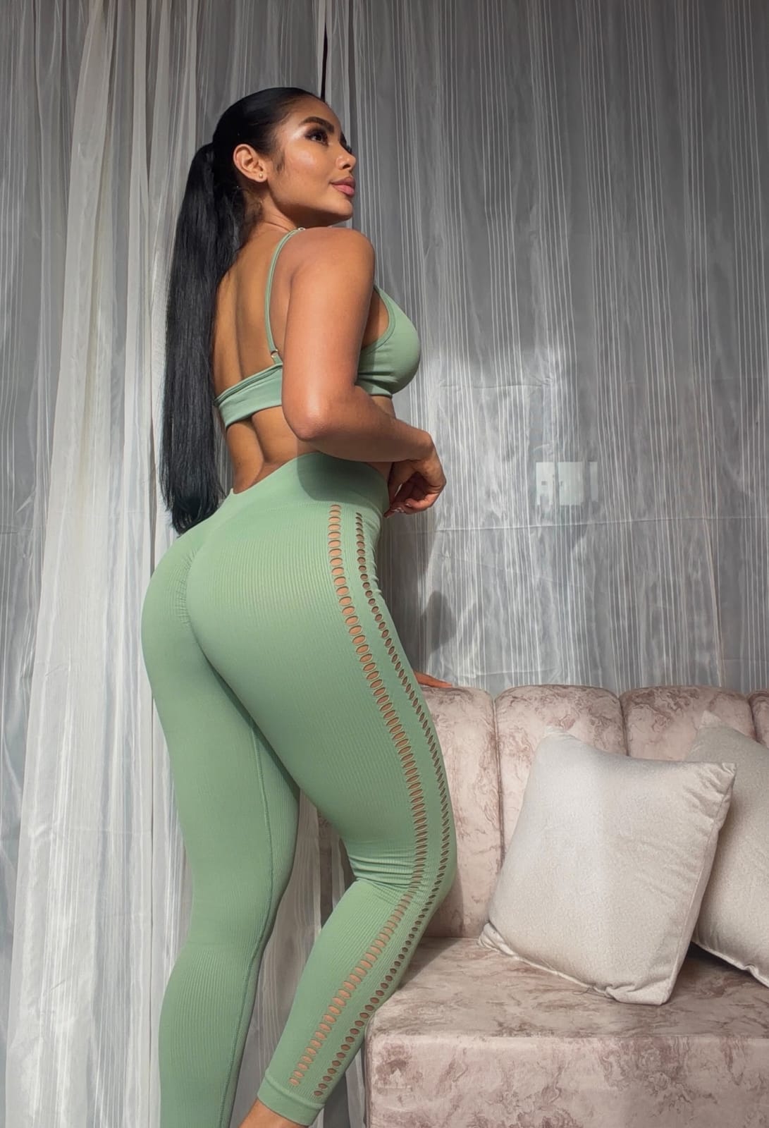 SET DE LEGGINGS DOBLE PUSH LASER Y TOP NAC