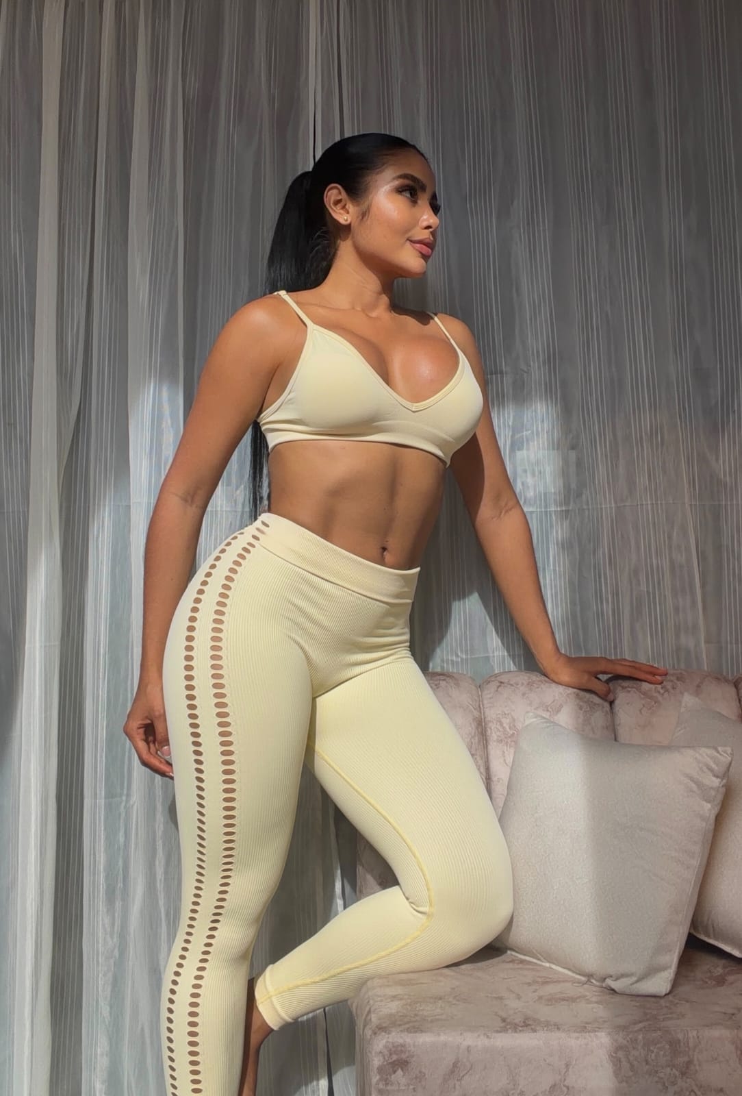 SET DE LEGGINGS DOBLE PUSH LASER Y TOP NAC