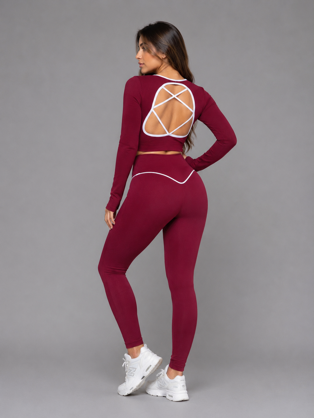 SET LEGGINS SIN REALCE Y BUZO CON ESCOTE  Ref. T141