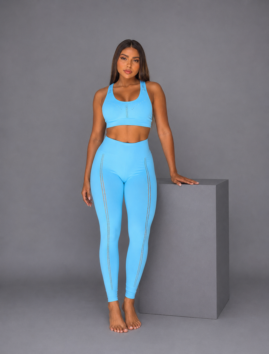 SET DE LEGGINS SIN REALCE Y TOP CON CORTE LÁSER  Ref. 4050