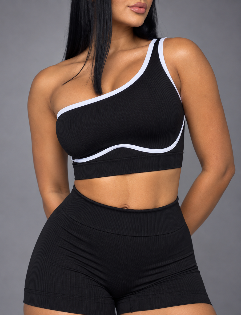 SET DE SHORT CON REALCE Y TOP PICAPIEDRA CON SESGO NACIONAL  Ref. 2307
