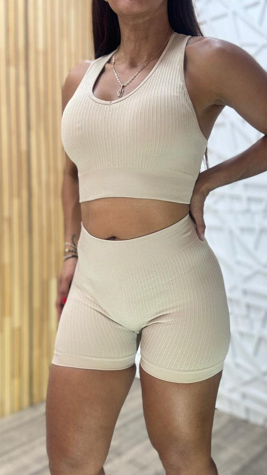 SET SHORT Y TOP CON ALMOHADILLA 6825