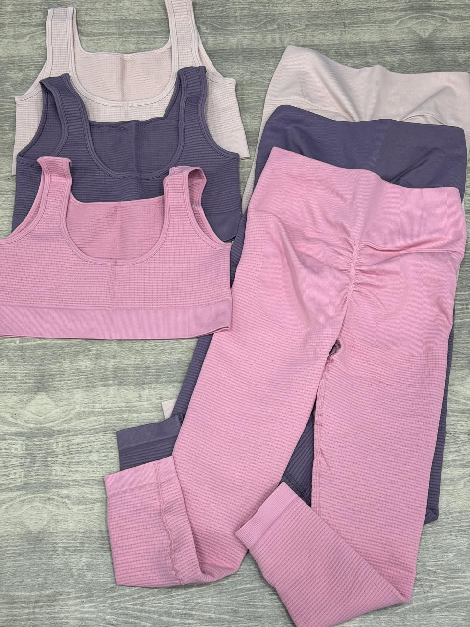 SET LEGGINS Y TOP CON REALCE ESMERALDA NAC