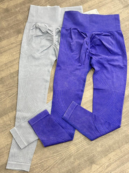 LEGGINS CON REALCE