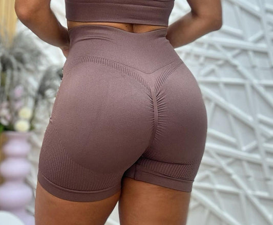 SHORT CON REALCE