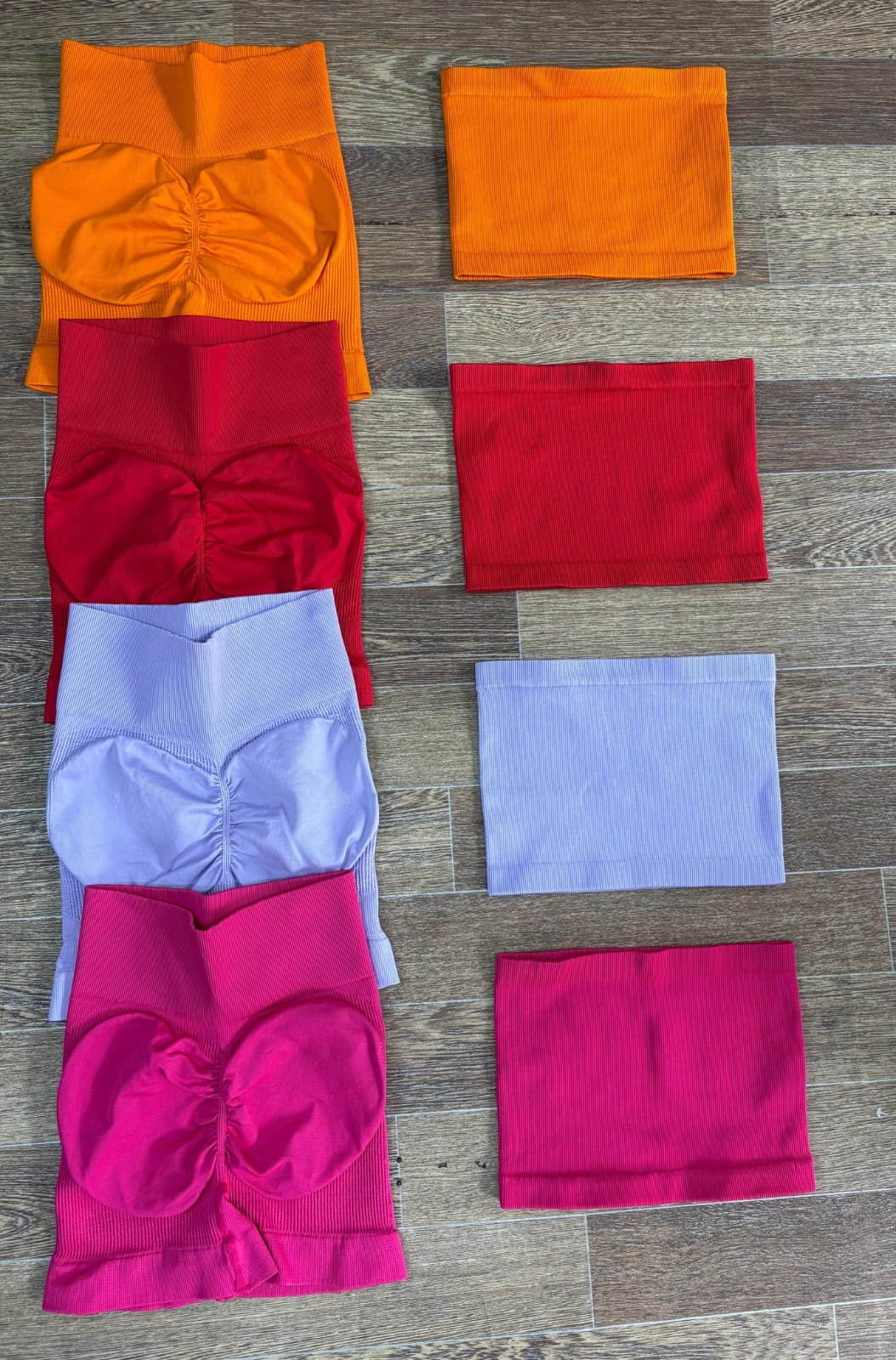 SET DE SHORT CON REALCE Y STRAPLE EN TELA RIB NAC