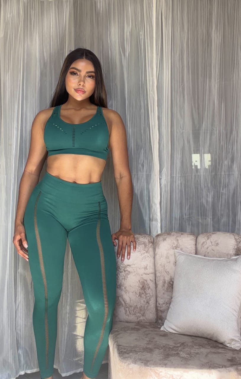 SET LEGGINS SIN REALCE Y TOP LASER  Ref. 4050