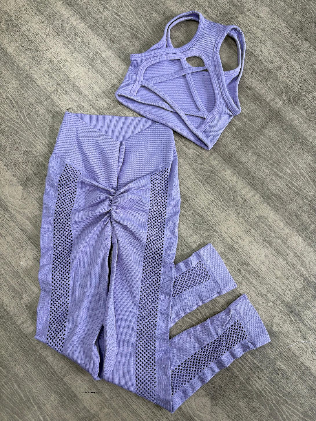 SET LEGGINS DOBLE PUSH CON BUCOS Y TOP NAC