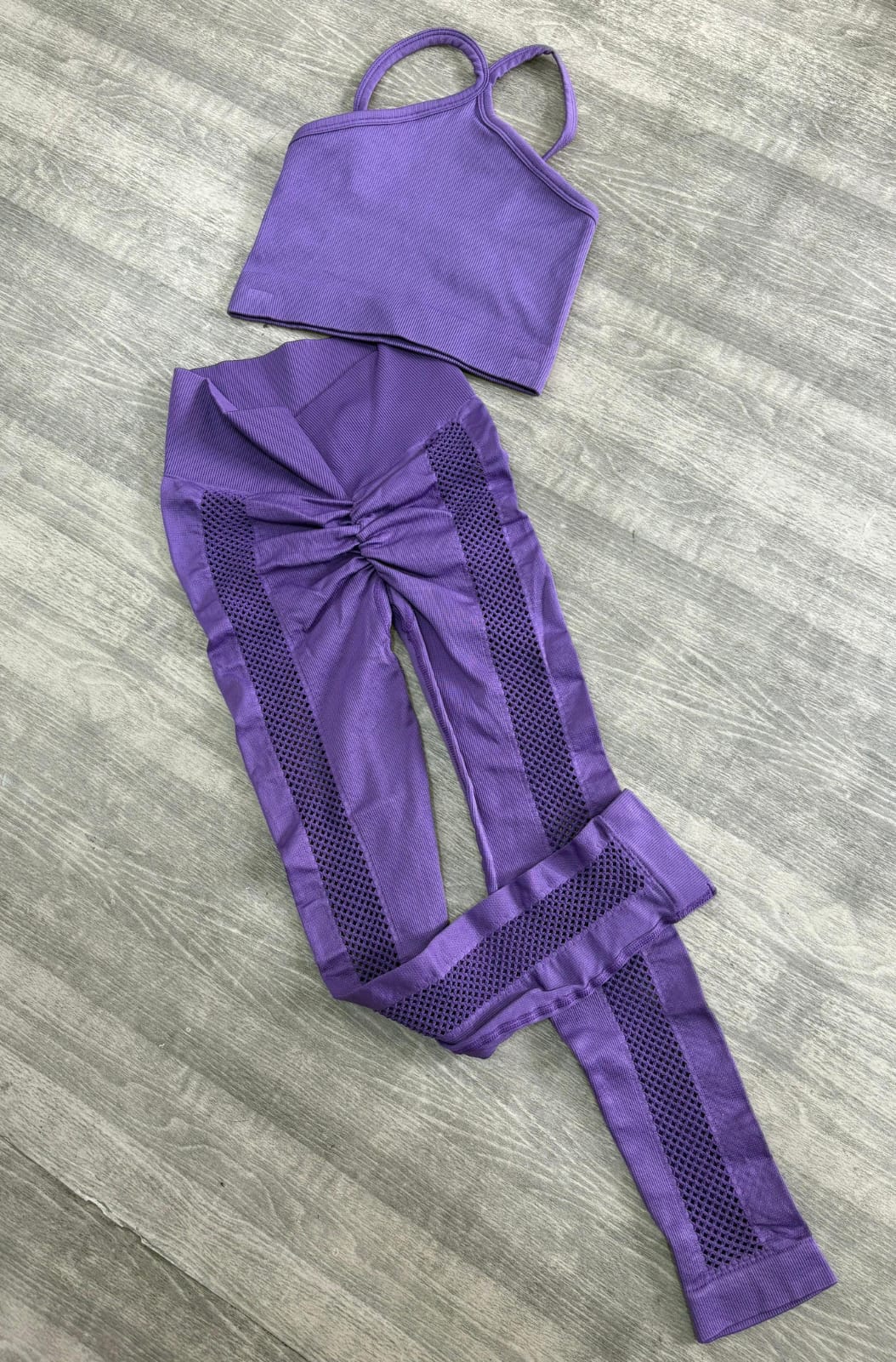 SET LEGGINS DOBLE PUSH CON BUCOS Y TOP NAC