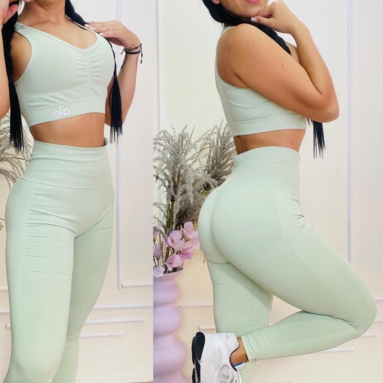 set leggins y top con realce ALO