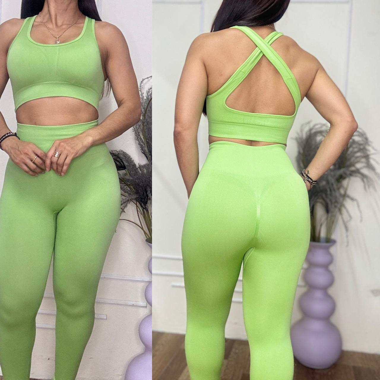 Set leggins y top con realce platino